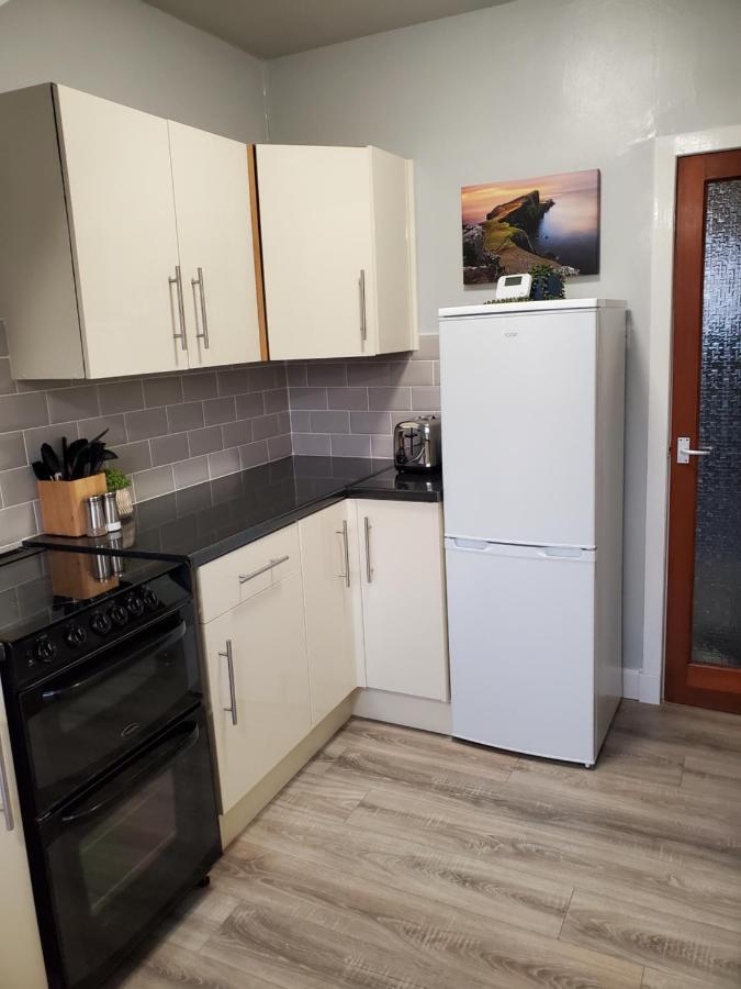 Carvetii - Mayhaven House - Tranquil Cul-De-Sac - 2 Bedrooms, Sleeps 4 Guests Dunfermline Buitenkant foto